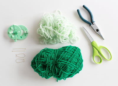 St. Patty's DIY: POM POM EARRINGS!